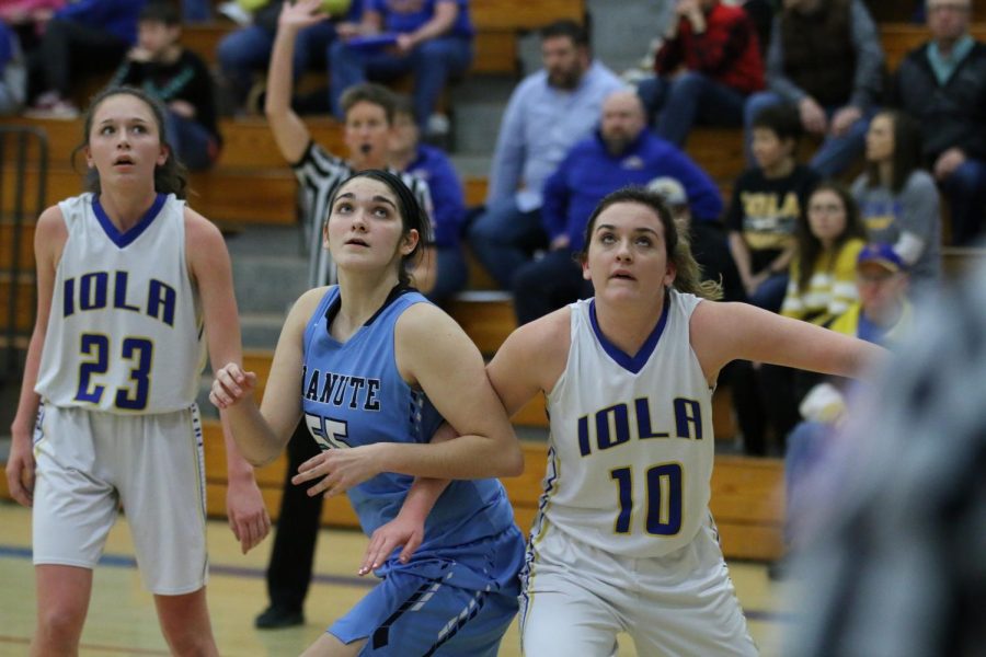 Girls Basketball at Iola